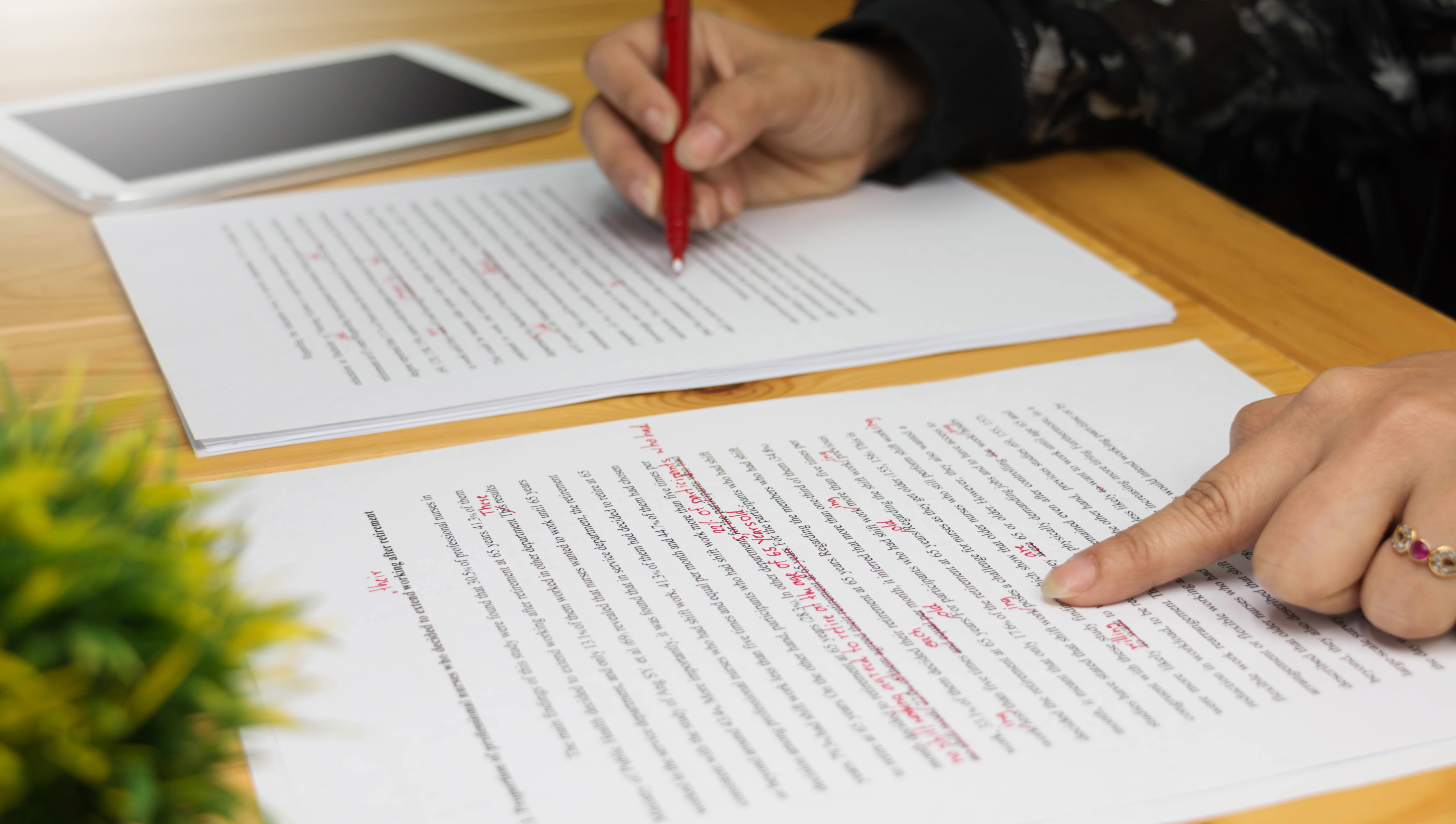 DNA repair genes work like molecular proofreaders, ensuring no mistakes are made when proteins are translated. Poor proofreaders let extra CAG repeats slip in, causing HD symptoms to appear earlier. Controlling the proofreaders and blocking the CAG expansion may be the key for preventing HD symptoms.