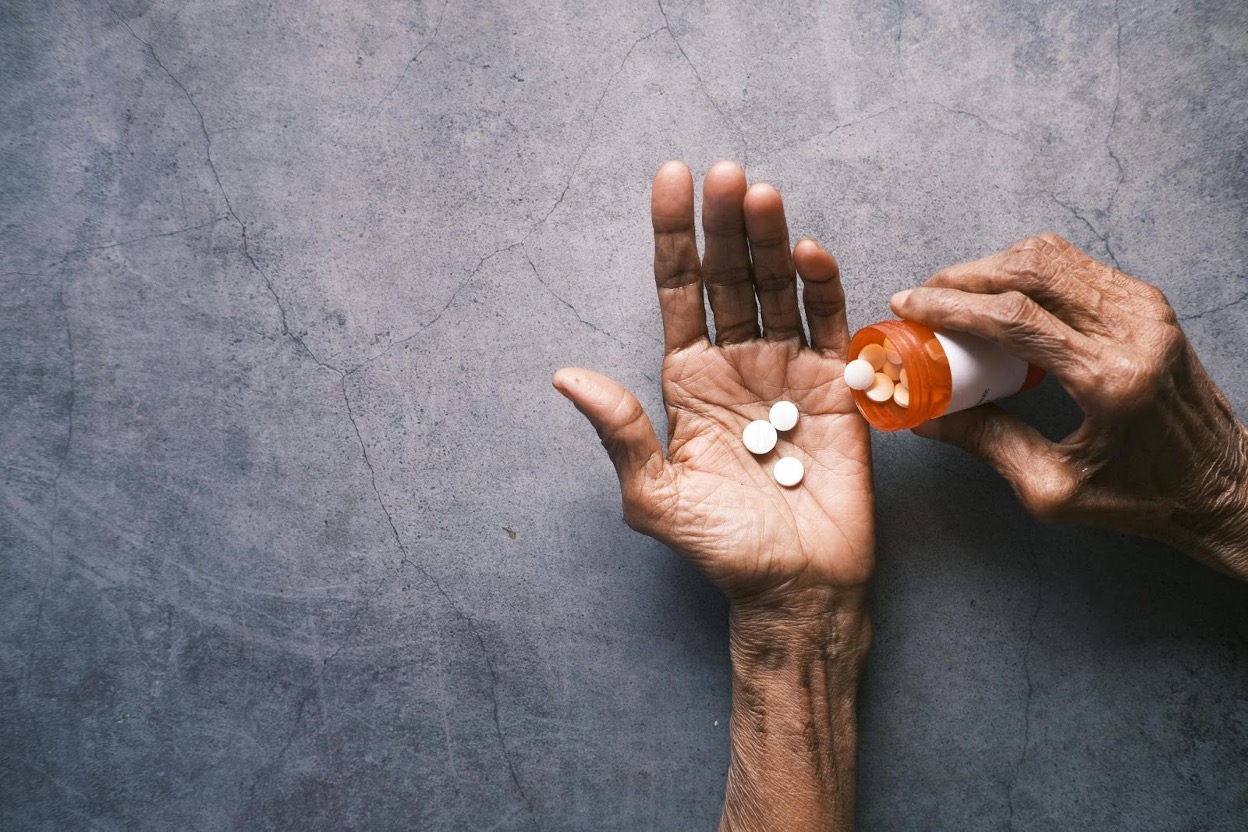 We don't yet have data from a clinical trial to support prescribing beta-blockers for Huntington's disease. This study merely represents an association between their use and delayed onset and decreased progression.