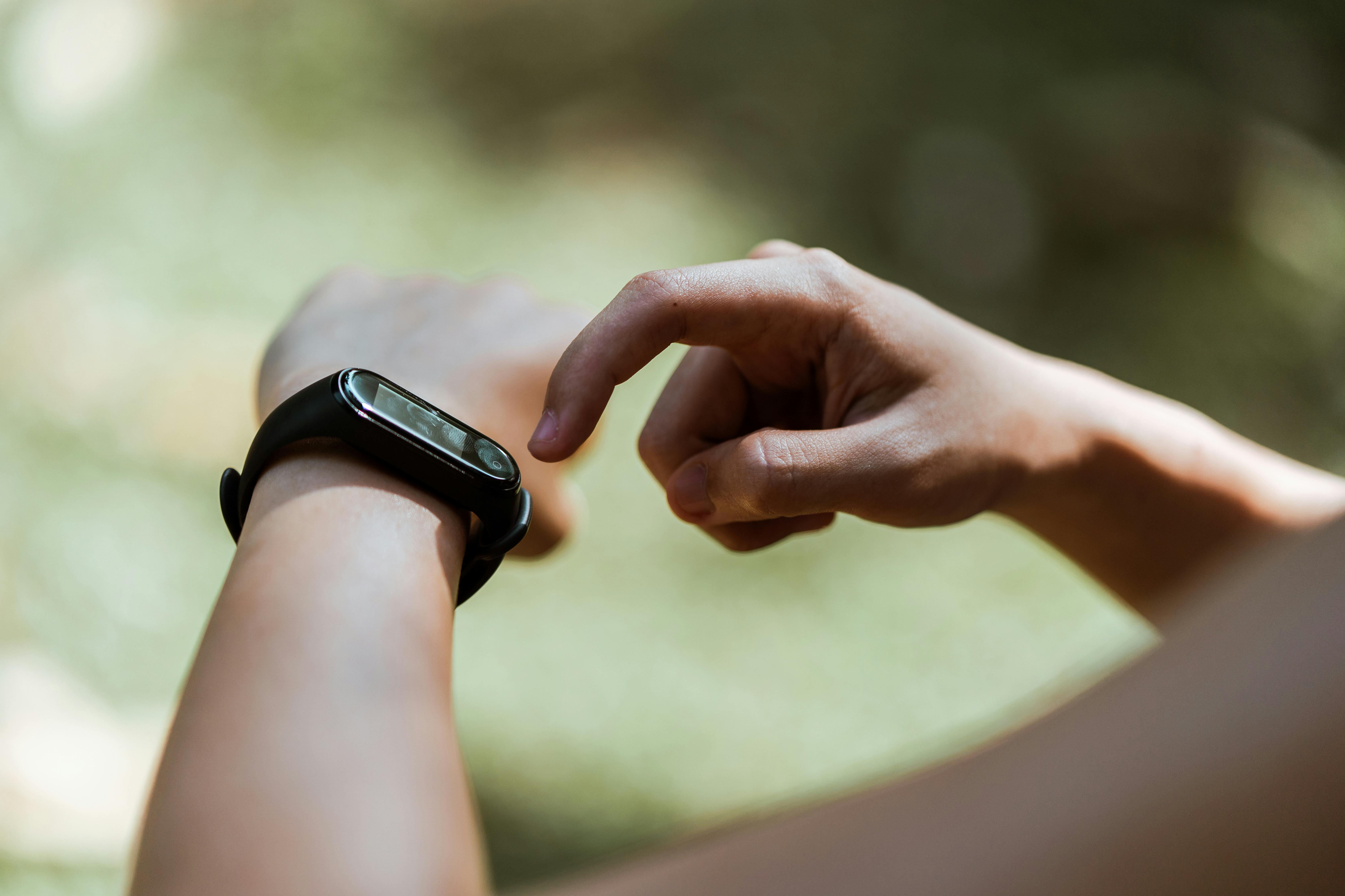 A new study using wrist-worn motion detectors finds that sleep is disturbed in people with the gene for Huntington’s disease, as much as 15 years prior to the onset of other symptoms.