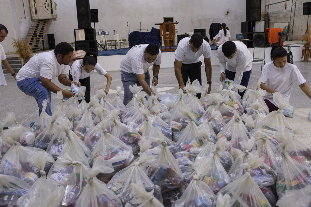 Factor-H is a humanitarian-based non-profit, focused on helping the most vulnerable Huntington's disease families in Latin America. Through donations - 100% of which go to supporting the people they serve - they organize necessary supplies for HD families in these areas, like food, basic medical supplies, and toiletries.