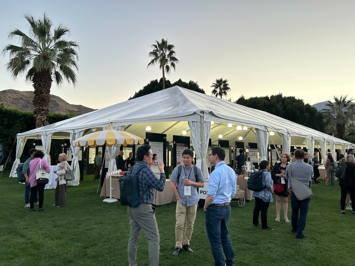 On day 2 of the conference, attendees shared their work in over 120 posters, presenting their most recent data about Huntington's disease, spurring new ideas and establishing collaborations.    