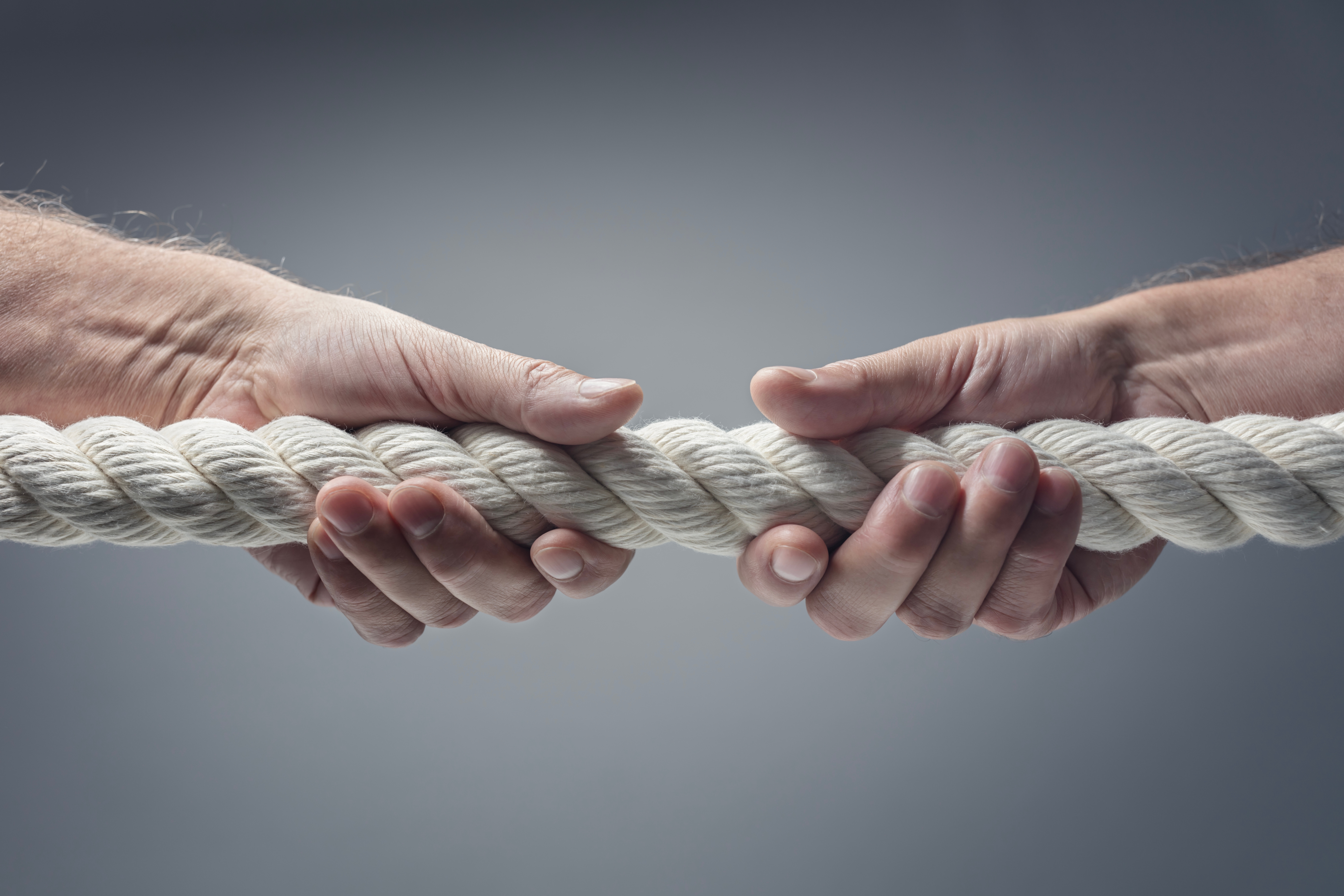 A tug-of-war at the DNA: how Huntington’s repeats grow and shrink